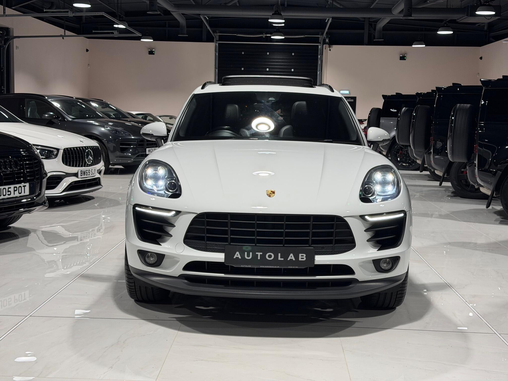 Porsche Macan 2.0T SUV 5dr Petrol PDK 4WD Euro 6 (s/s) (252 ps)